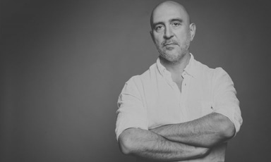 Prejudecăți și stigme în terapie. Interviu cu Răzvan Exarhu